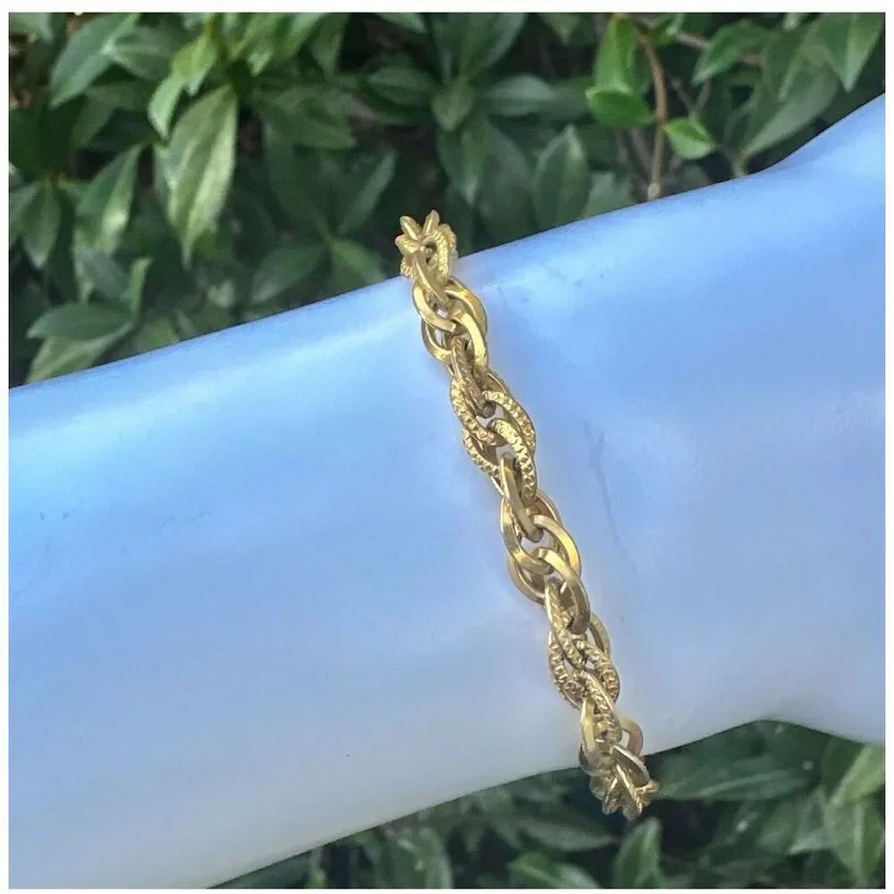 Gold tone vintage link bracelet